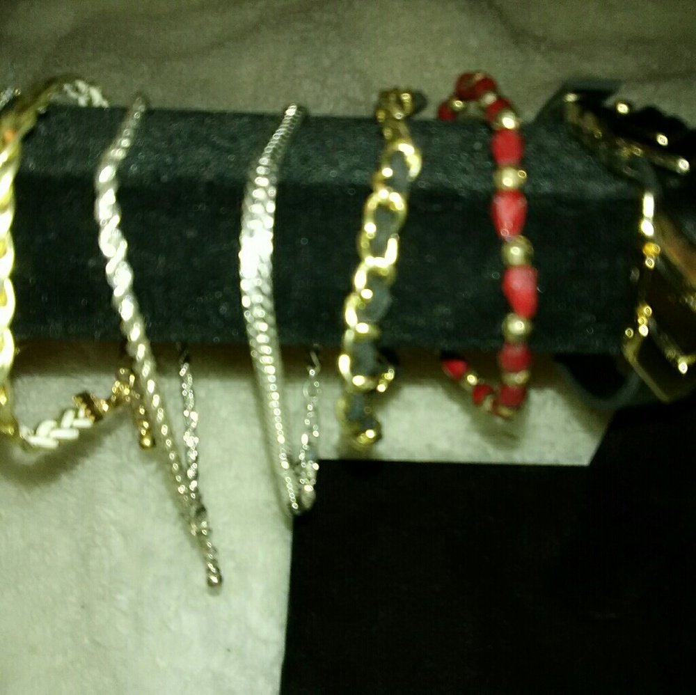 Bracelets - Picture 4 of 8